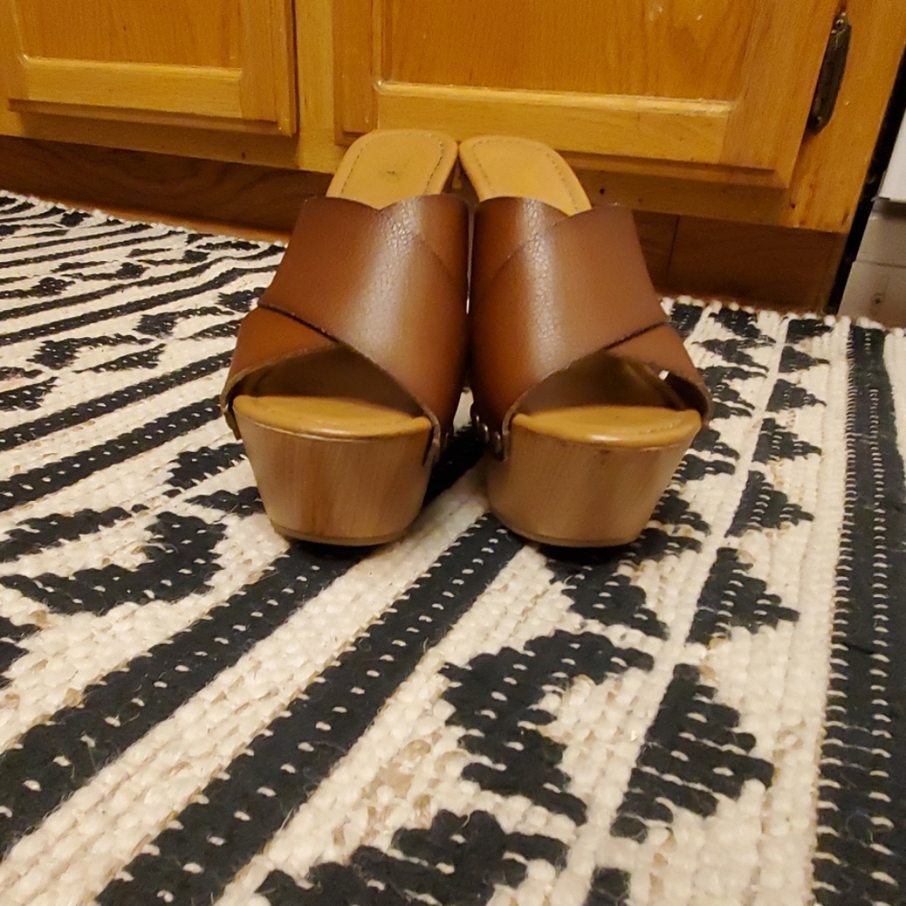 Wood look wedges